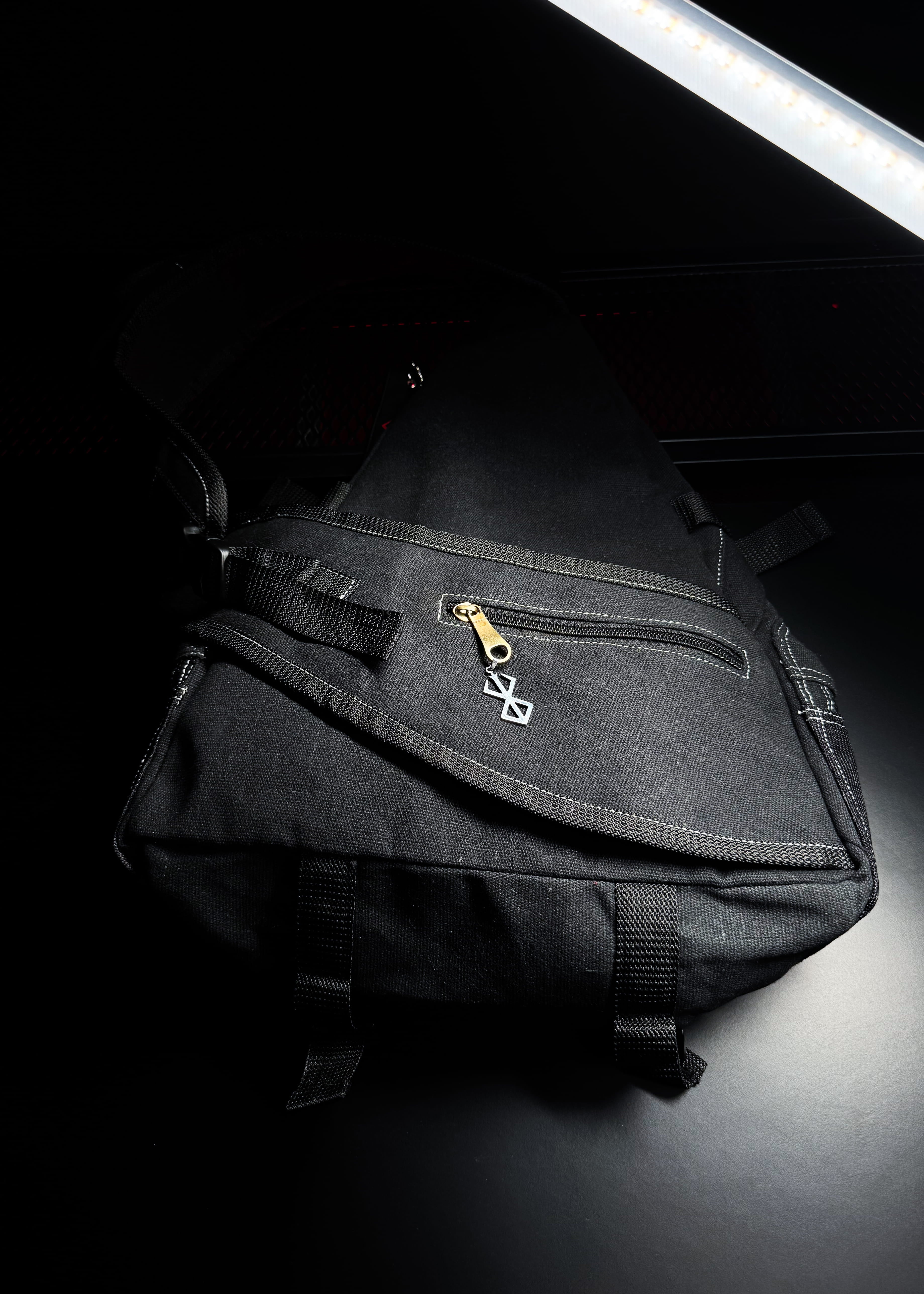 BERSERK DENIM / MOCHILA