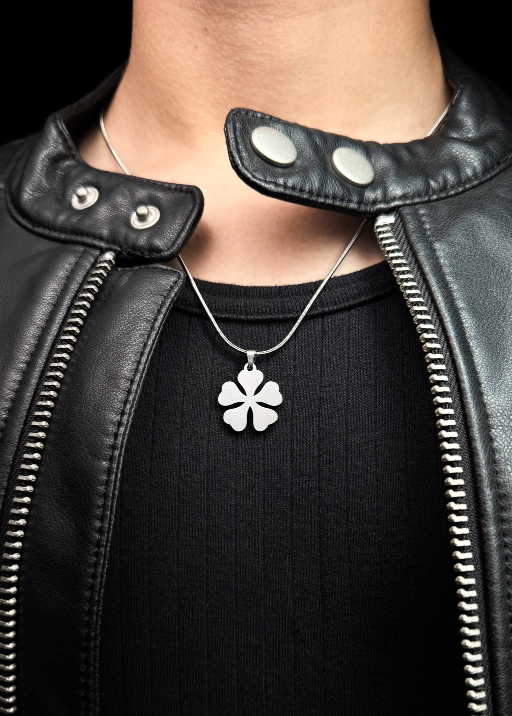 FIVE CLOVER / PINGENTE + CORRENTE