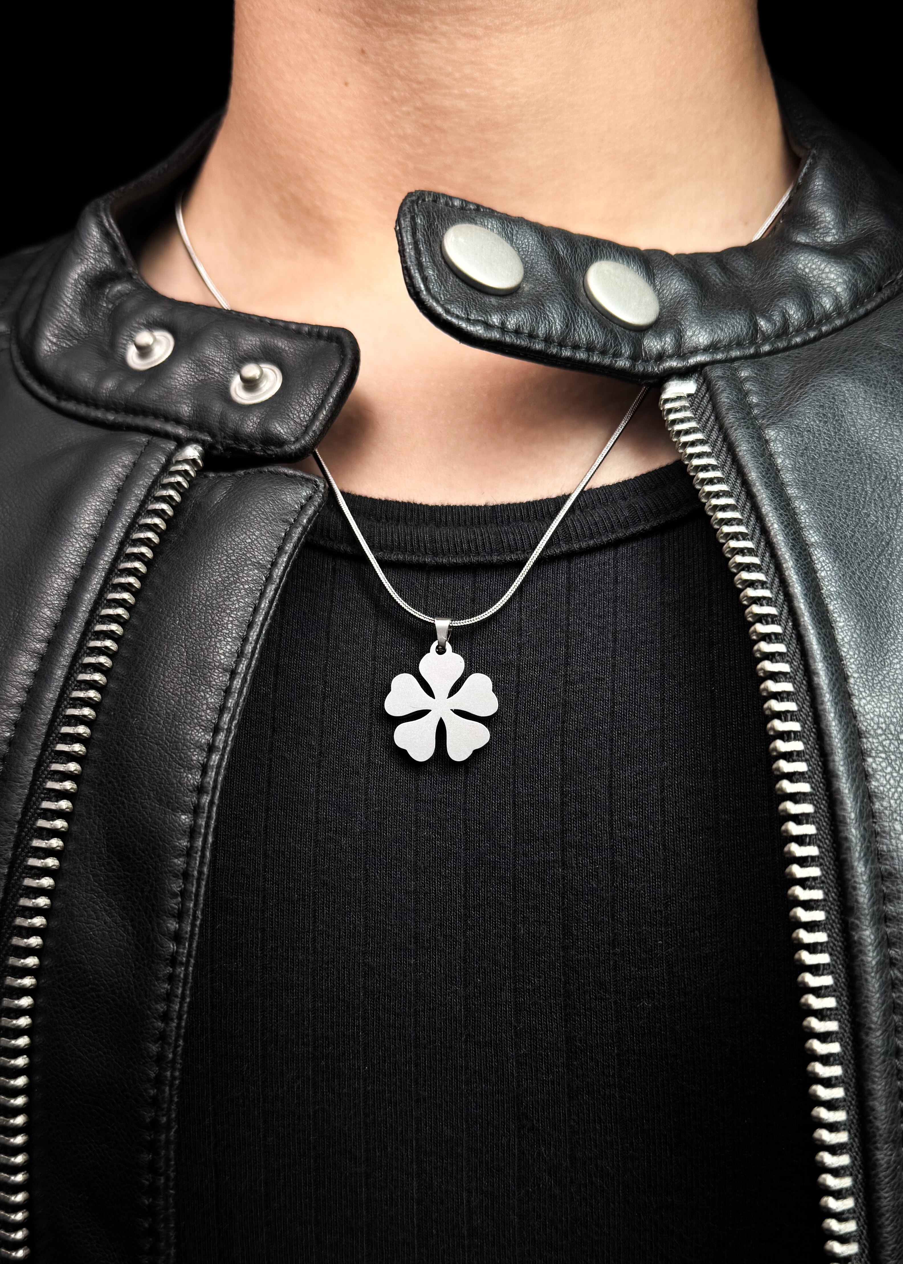 FIVE CLOVER / PINGENTE + CORRENTE