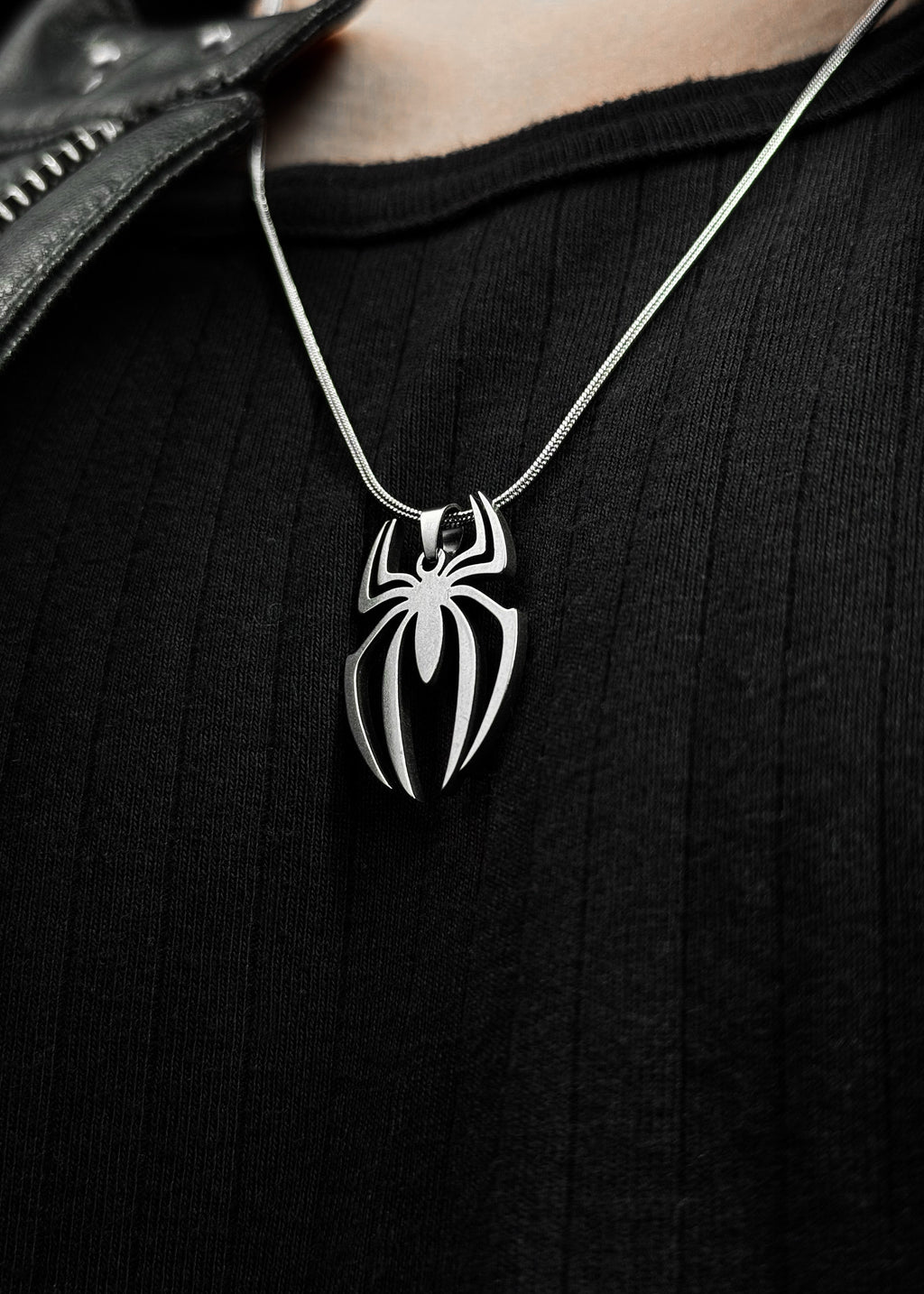SPIDER / PINGENTE + CORRENTE
