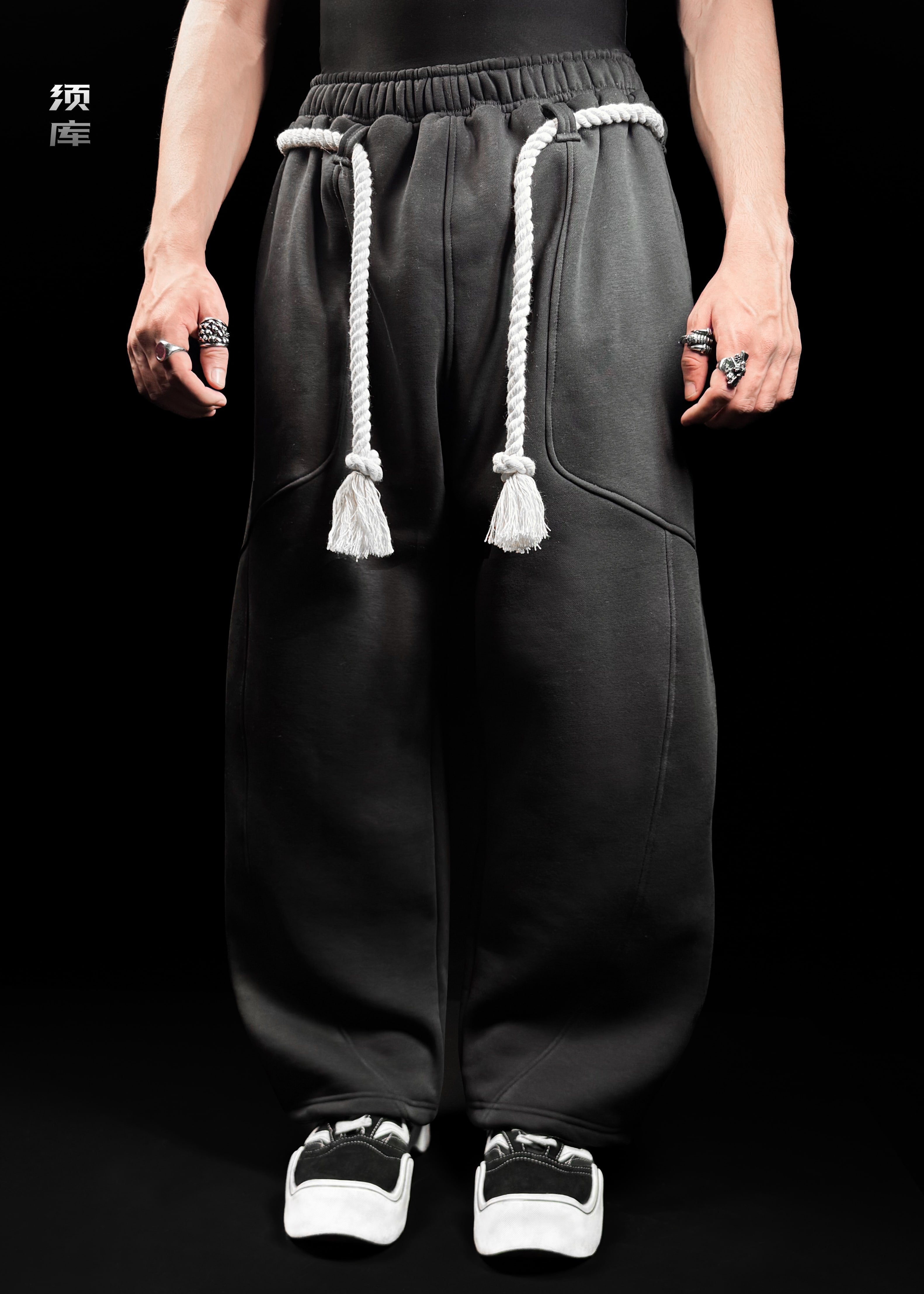 TOJI / VERSÃO PRETA / CALÇA