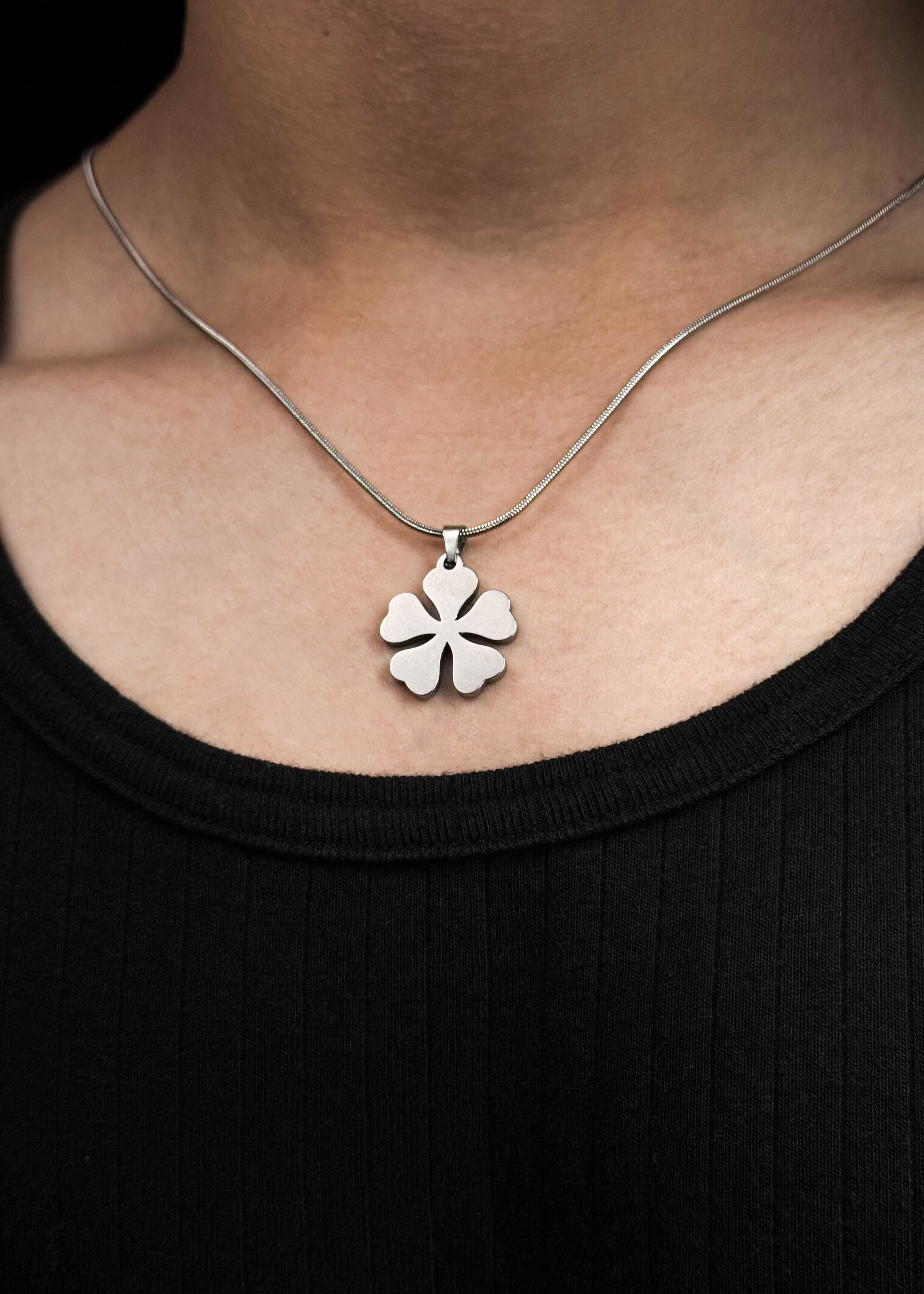 FIVE CLOVER / PINGENTE + CORRENTE